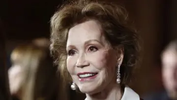 Задник до фільму "Being Mary Tyler Moore" #1651395