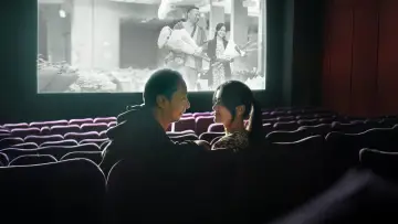 Задник до фильму"Jatuh Cinta Seperti di Film-Film" #440314
