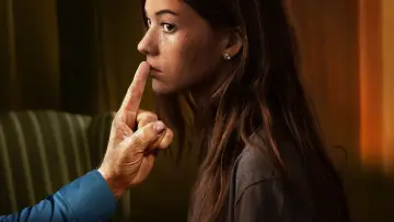 Задник до фильму"The Girl Who Escaped: The Kara Robinson Story" #390518