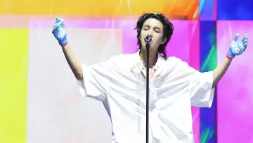 Задник до фильму"j-hope IN THE BOX" #919317
