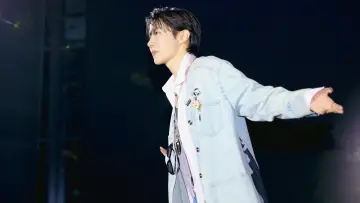 Задник до фильму"j-hope IN THE BOX" #919319