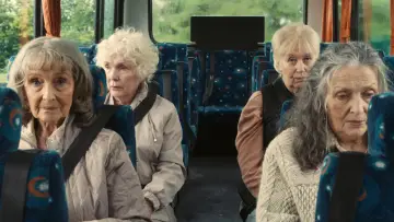Задник до фильму"Four Mothers" #694082