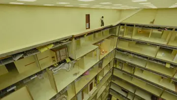 Задник до фильму"Backrooms: Залаштунки" #1153907