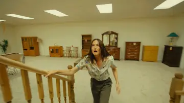 Задник до фильму"Backrooms: Залаштунки" #908252