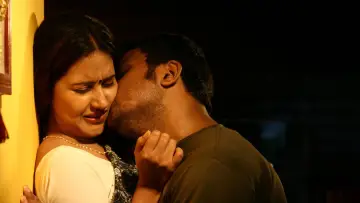 Задник до фильму"சாந்தி அப்புறம் நித்யா" #637170