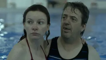 Задник до фільму "Two Cuckolds Go Swimming" #1651785