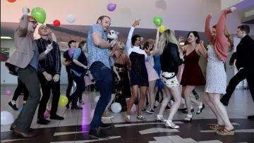 Задник до фільму "Pillow Party Massacre" #1117587