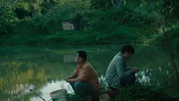 Задник до фильму"Bên Trong Vỏ Kén Vàng" #196652