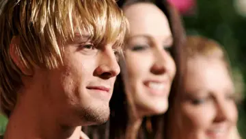 Задник до фильму"Aaron Carter: The Little Prince of Pop" #358927