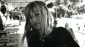 Задник до фильму"Catching Fire: The Story of Anita Pallenberg" #458298