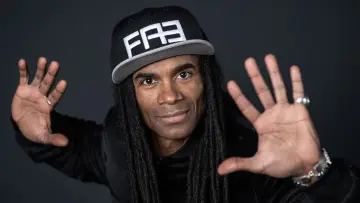 Задник до фильму"Milli Vanilli" #386010