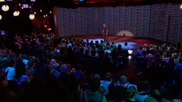 Задник до фільму "Russell Howard