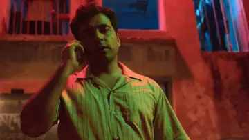Задник до фильму"শ্রীস্বপনকুমারের বাদামী হায়নার কবলে" #763336