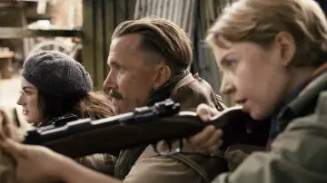 Задник до фильму"Fortunes of War" #191927