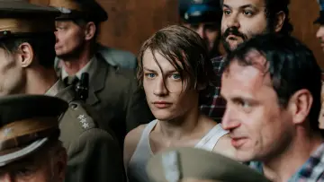 Задник до фильму"Жінка з ..." #487327
