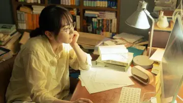 Задник до фильму"違国日記" #476452