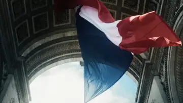 Задник до фильму"La Bataille De Gaulle, film 1 : L