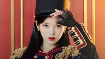 Задник до фільму "아이유 콘서트 : 더 골든 아워" #392565