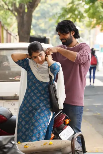 Постер до фильму"ಸಪ್ತ ಸಾಗರದಾಚೆ ಎಲ್ಲೊ - ಸೈಡ್ ಎ" #457401
