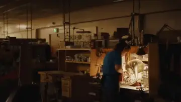 Задник до фільму "The Last Repair Shop" #324900