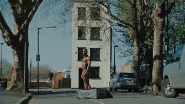Задник до фільму "Гість" #756919