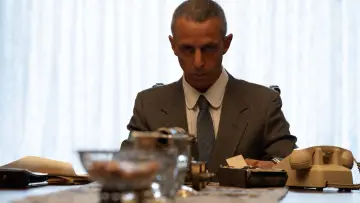 Задник до фильму"Учень. Історія Трампа" #601449