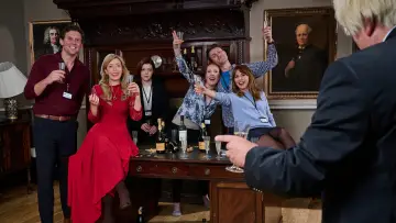 Задник до фильму"Partygate" #498010