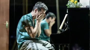 Задник до фильму"National Theatre Live: Vanya" #757968