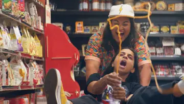 Задник до фильму"Doin