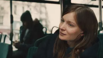 Задник до фільму "Louise" #788855