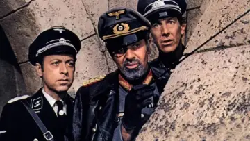 Задник до фильму"Which Way to the Front?" #428562