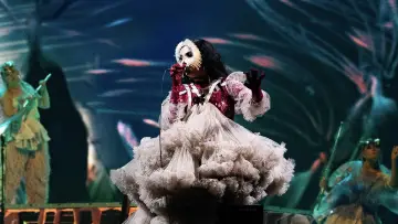 Задник до фильму"Björk: Cornucopia" #651839