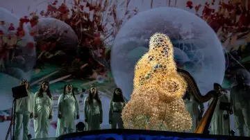 Задник до фильму"Björk: Cornucopia" #651840