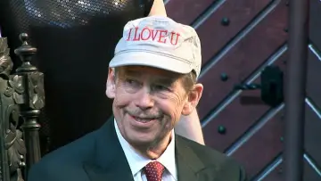 Задник до фильму"Tady Havel, slyšíte mě?" #427211