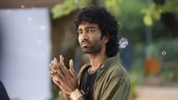 Задник до фільму "லவ் இன்சூரன்ஸ் கம்பெனி" #829241