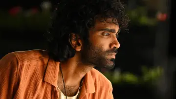 Задник до фільму "லவ் இன்சூரன்ஸ் கம்பெனி" #829245