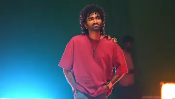 Задник до фільму "லவ் இன்சூரன்ஸ் கம்பெனி" #829249