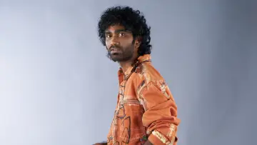 Задник до фільму "லவ் இன்சூரன்ஸ் கம்பெனி" #829254