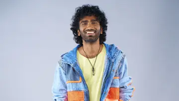 Задник до фільму "லவ் இன்சூரன்ஸ் கம்பெனி" #829257