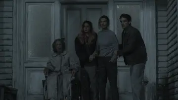 Задник до фильму"Evil Dead Burn" #827711