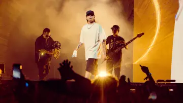 Задник до фільму "Apple Music Live: Peso Pluma" #457633