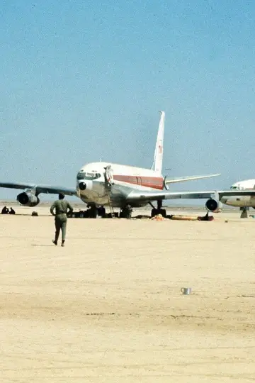 Постер до фільму "Swissair Flug 100 – Geiseldrama in der Wüste" #198630