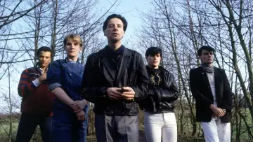 Задник до фильму"Simple Minds: Everything Is Possible" #807703