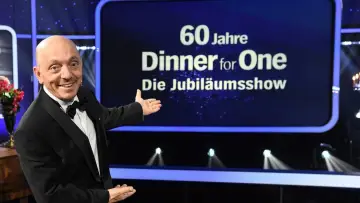Задник до фильму"60 Jahre Dinner for One - Die Jubiläumsshow" #200527