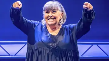 Задник до фильму"Dawn French Is a Huge Twat" #199765
