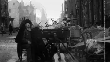 Задник до фільму "Leningrad. Stimmen einer belagerten Stadt" #984501