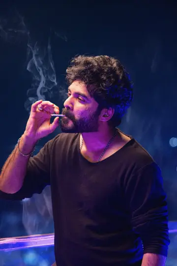 Постер до фильму"తెలుసు కదా" #665567