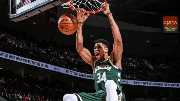 Задник до фильму"Giannis: The Marvelous Journey" #368271