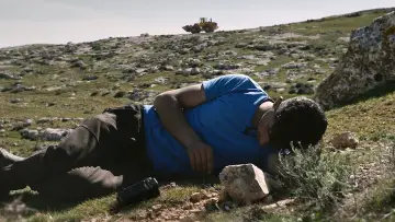 Задник до фільму "لا أرض أخرى" #612146