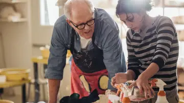 Задник до фильму"Art Happens Here with John Lithgow" #464361